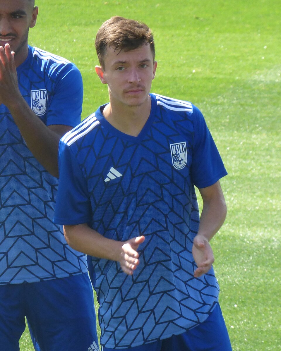 Levante asegura su primera incorporación: Enzo Bardeli firma hasta 2029