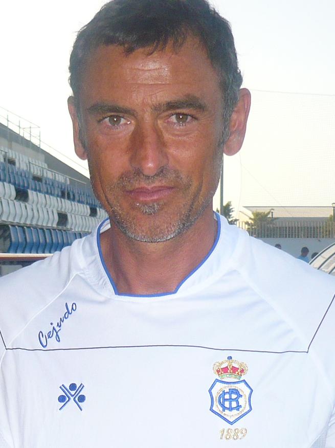 Javi López ante un futuro incierto en la Real Sociedad, con el Sevilla al acecho