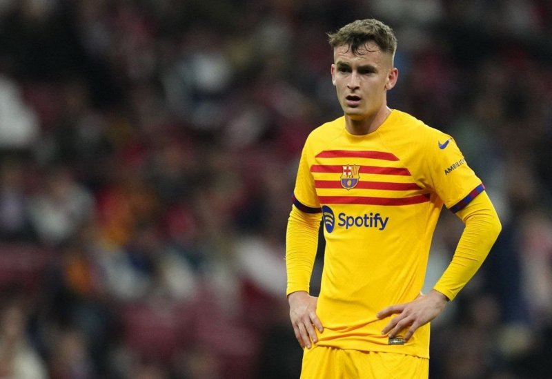 Análisis: El denso centro del campo del FC Barcelona y la situación de Marc Casadó